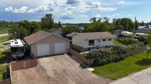 920 5 Avenue, Hines Creek, AB 