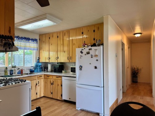 920 5 Avenue, Hines Creek, AB 