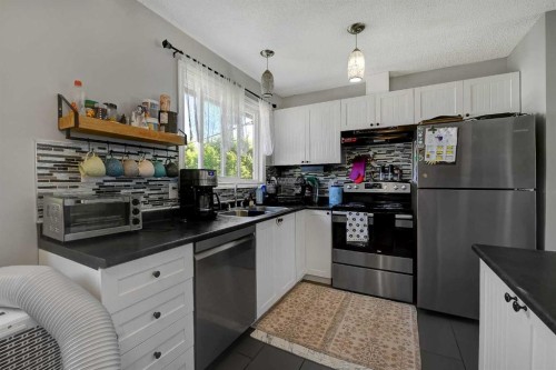 9724 94 Avenue, Wembley, AB - Indoor Photo Showing Kitchen
