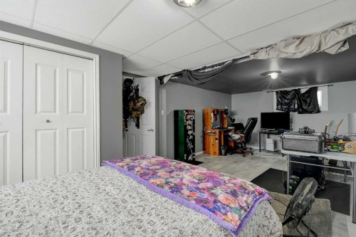 9724 94 Avenue, Wembley, AB - Indoor Photo Showing Bedroom