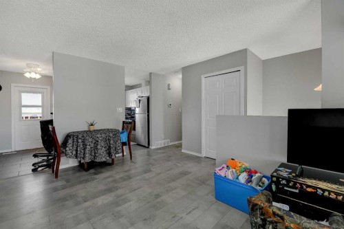 9724 94 Avenue, Wembley, AB - Indoor