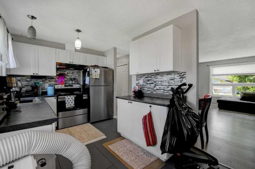 9724 94 Avenue, Wembley, AB - Indoor Photo Showing Kitchen