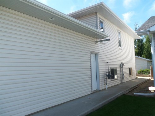 10330 83 Street, Peace River, AB 