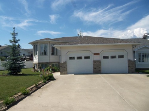 10330 83 Street, Peace River, AB 