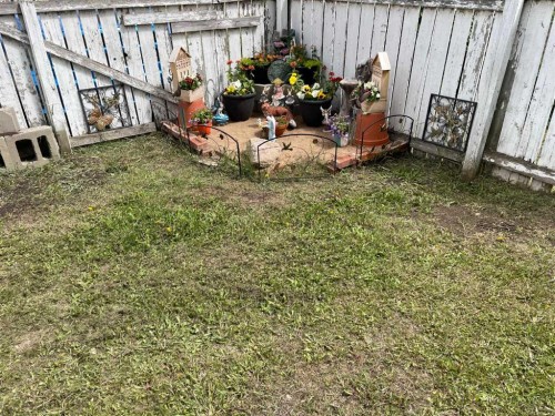 932 4 Avenue, Hines Creek, AB 