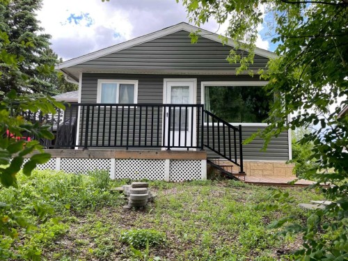 932 4 Avenue, Hines Creek, AB 
