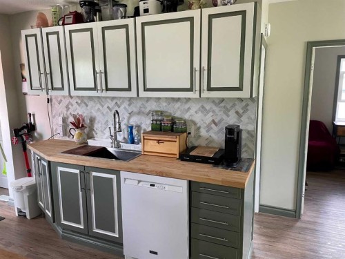 932 4 Avenue, Hines Creek, AB 