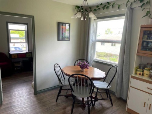 932 4 Avenue, Hines Creek, AB 