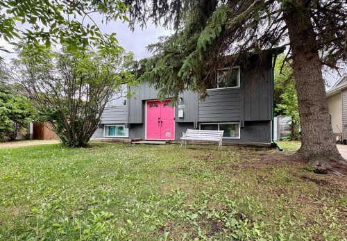 9631 85 Avenue  Grande Prairie, AB T8V 3K4