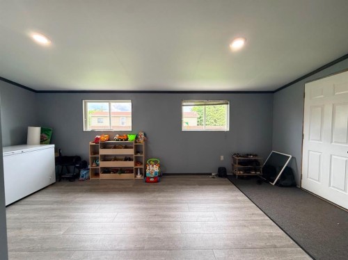 10109 105 Ave, La Crete, AB 