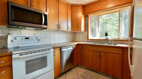 9714 77 Avenue, Peace River, AB 