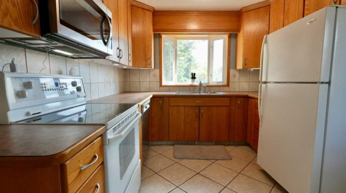 9714 77 Avenue, Peace River, AB 