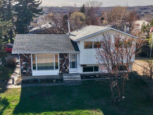 9714 77 Avenue  Peace River, AB T8S 1C9