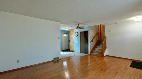 9714 77 Avenue, Peace River, AB 