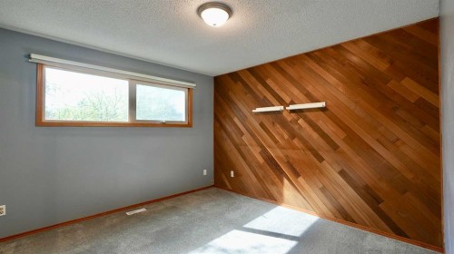 9714 77 Avenue, Peace River, AB 
