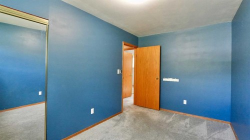 9714 77 Avenue, Peace River, AB 