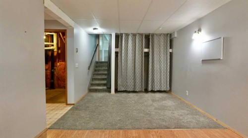 9714 77 Avenue, Peace River, AB 