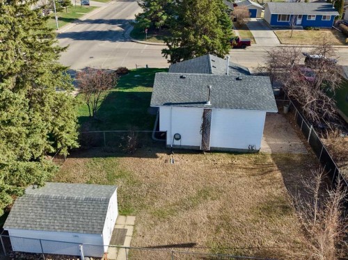 9714 77 Avenue, Peace River, AB 