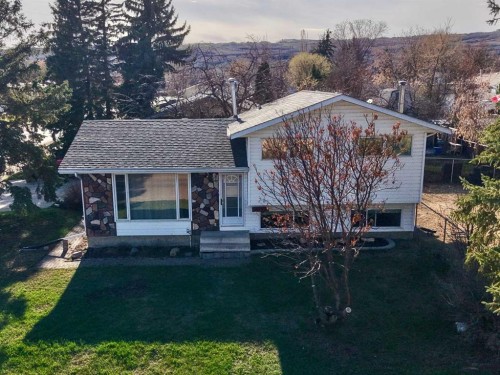 9714 77 Avenue, Peace River, AB 