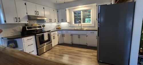 107 6A, Beaverlodge, AB 