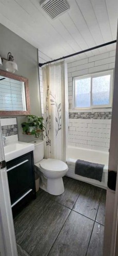 107 6A, Beaverlodge, AB 