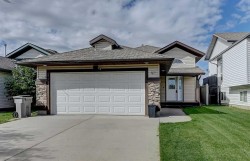 42 Pinnacle Crossing Grande Prairie, AB T8W 2X3