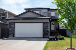 10305 Royal Oaks Drive  Grande Prairie, AB T8V 2R1