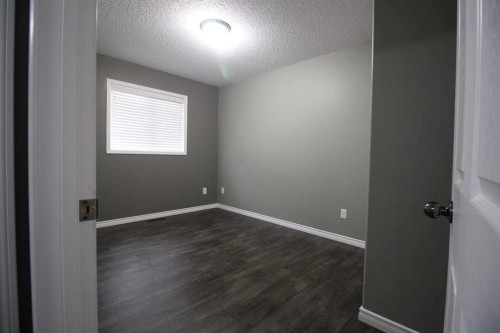 80 Deerglen, High Level, AB 
