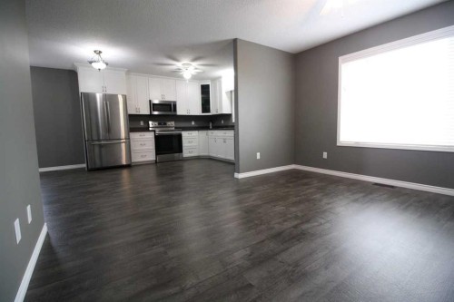 80 Deerglen, High Level, AB 