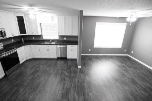 80 Deerglen, High Level, AB 