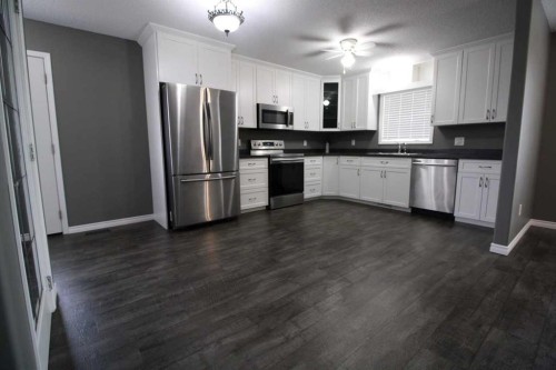80 Deerglen, High Level, AB 