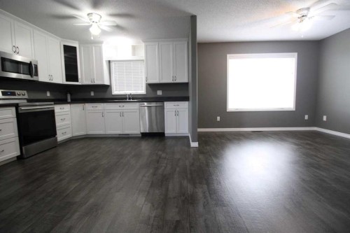 80 Deerglen, High Level, AB 
