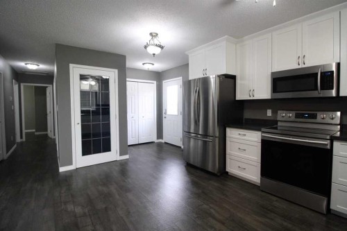 80 Deerglen, High Level, AB 