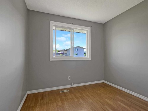 9806 104 Street, Grande Cache, AB 