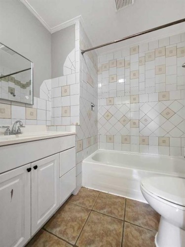 9806 104 Street, Grande Cache, AB 
