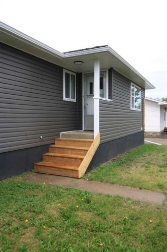 10314 100 Street, High Level, AB 