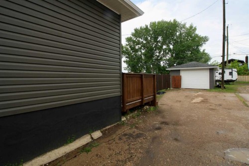 10314 100 Street, High Level, AB 