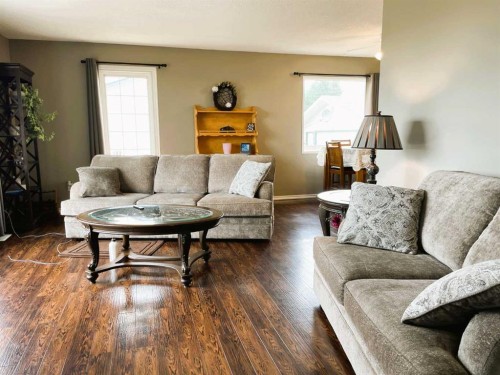 4330 49 Avenue, Grimshaw, AB 