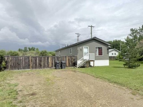 4920 52 Avenue, Berwyn, AB 
