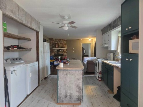 304-72133 Range Road 11, Debolt, AB - Indoor Photo Showing Laundry Room