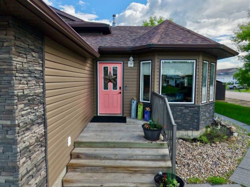 8101 103 Avenue, Peace River, AB 