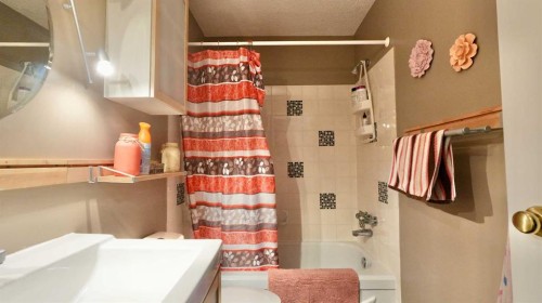 8101 103 Avenue, Peace River, AB 