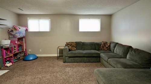 8101 103 Avenue, Peace River, AB 