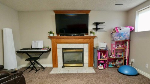 8101 103 Avenue, Peace River, AB 