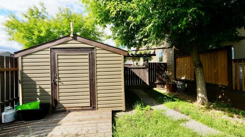 8101 103 Avenue, Peace River, AB 