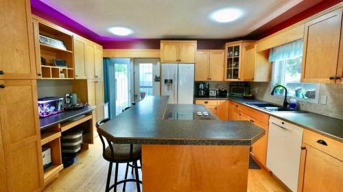 8101 103 Avenue, Peace River, AB 