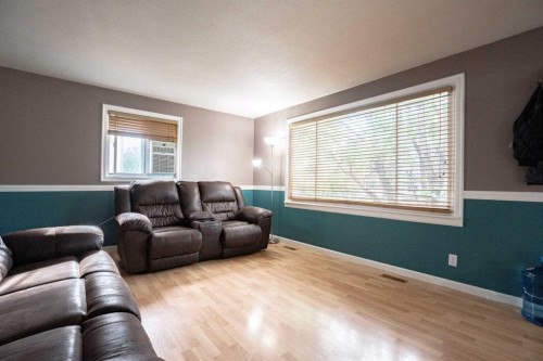 4811 53 Ave, Grimshaw, AB 