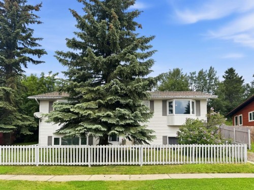 10214 97 Avenue, Grande Cache, AB 