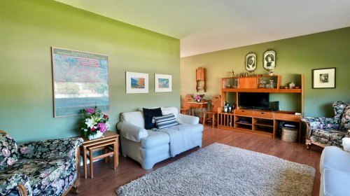 9527 89 Avenue, Peace River, AB 