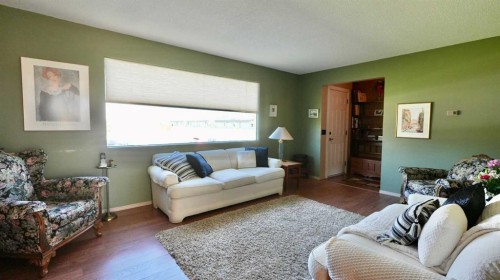 9527 89 Avenue, Peace River, AB 